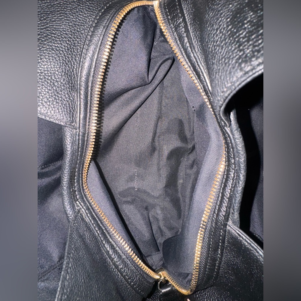 Coach Edie 31 Shoulder Bag Black Pebbled Leather Gold Hardware - Picture 11 of 14